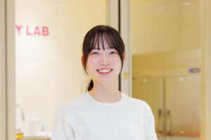先輩社員のインタビュー写真