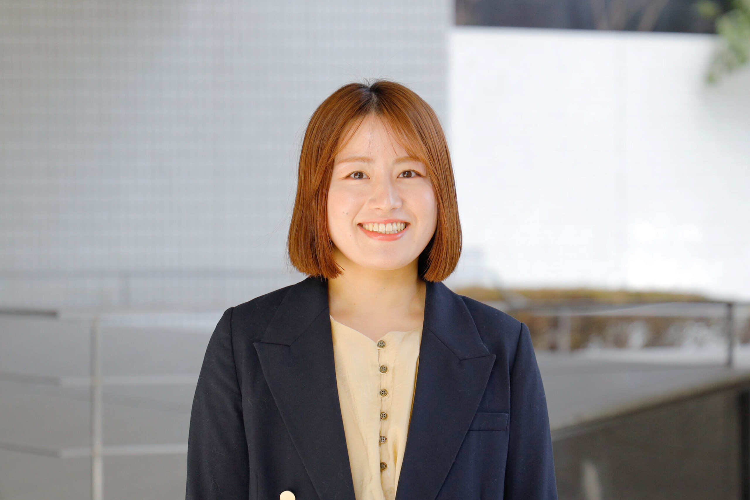 インタビューを受ける社員のポートレート写真