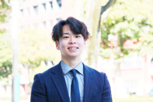 先輩社員のインタビュー写真